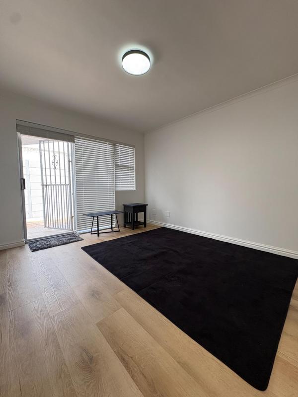 To Let 2 Bedroom Property for Rent in Lansdowne Western Cape